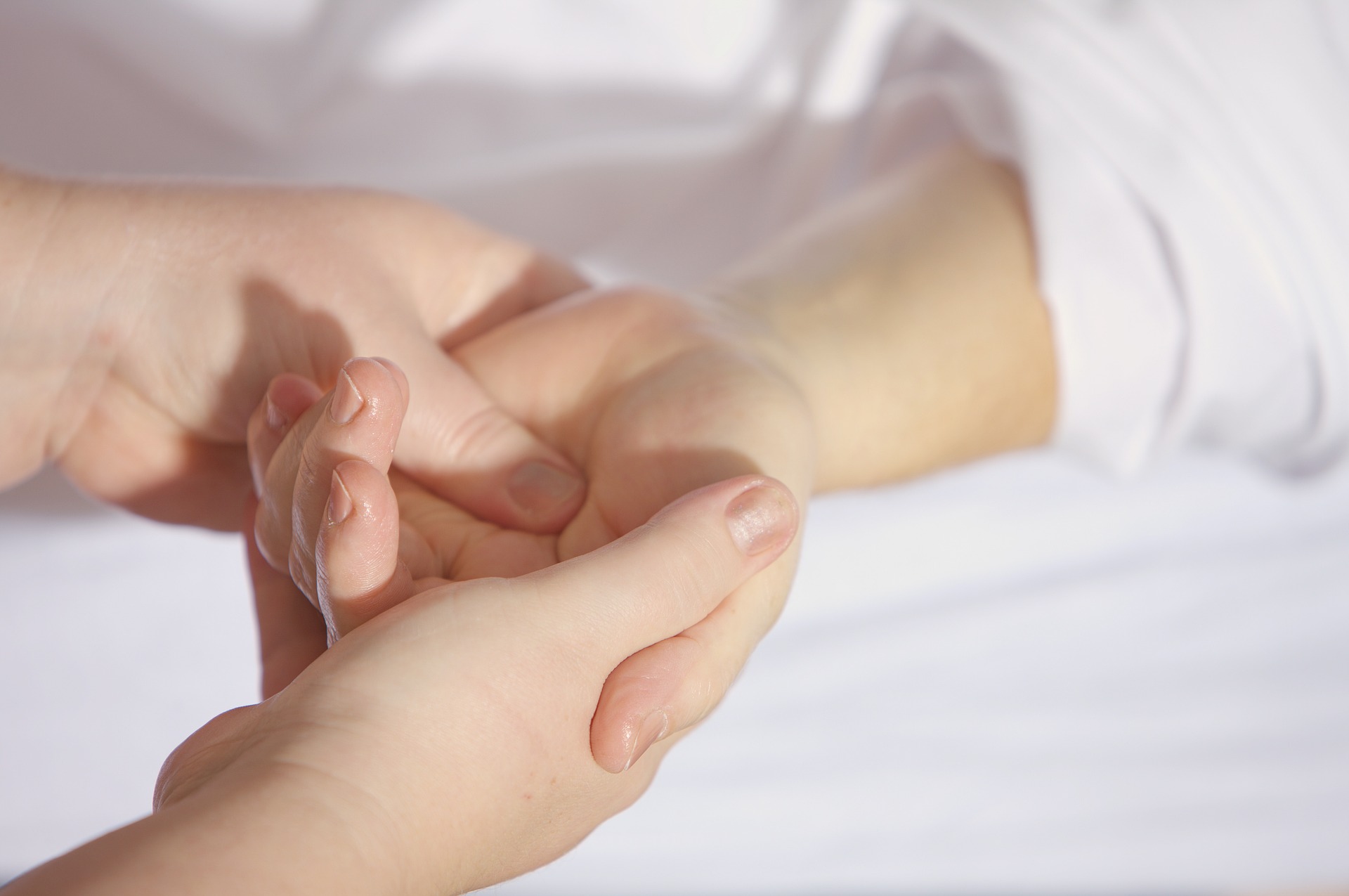 Handmassage Therapie Raum - Lymphdrainage | Schmerztherapie | Training